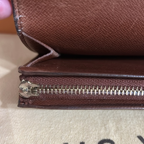 100% Authentic vintage Louis Vuitton Monogram Tressor wallet. - Picture 6 of 10